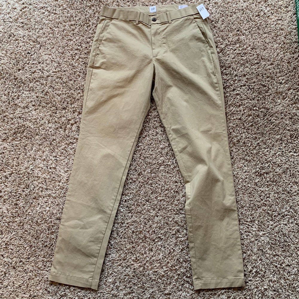 Gap Slim Fit Khakis With GapFlex (NEVER WO…